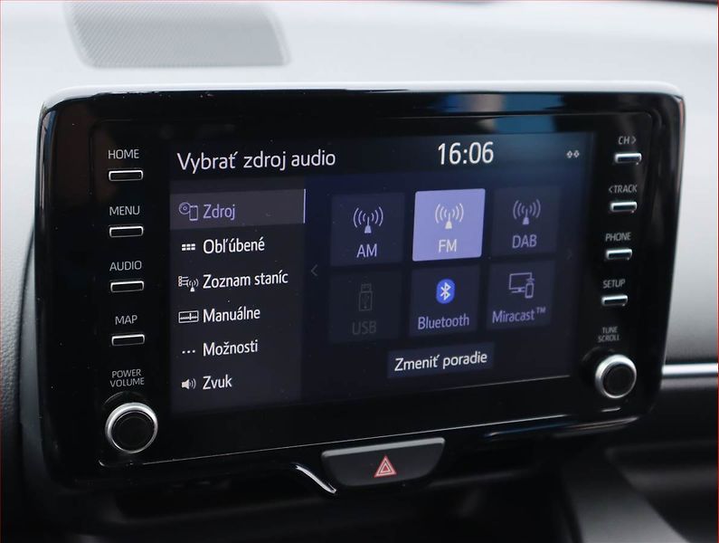 Toyota Yaris (2021) Style 1.5 Hybrid, Automat - fotka 19 z 21