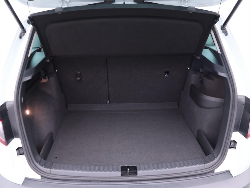 Škoda Karoq 1,5 TSI 110kW Style CZ 1.Maj - fotka 10 z 33