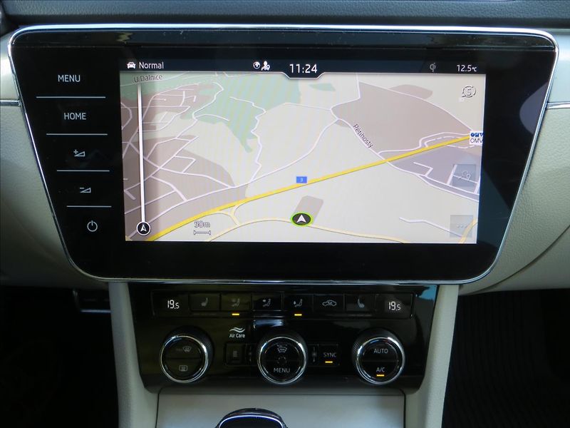 Škoda Superb 2,0 TDI 147kW 4x4 L&K DSG ČR - fotka 20 z 33