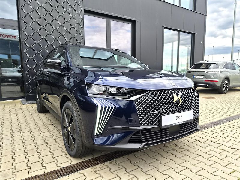 DS Automobiles DS7 (2026) PERFORMANCE LINE 1.5 BlueHDi - fotka 3 z 29