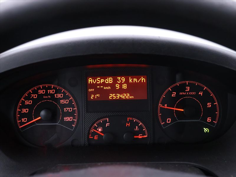 Citroën Jumper 2.0 HDI 96kW CZ Klima L2H2 DPH - fotka 18 z 34