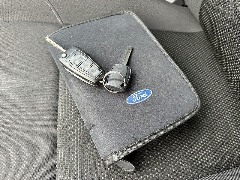 Ford Focus (2016) 1.6i Ti-VCT Klima Winter Paket - fotka 28 z 50