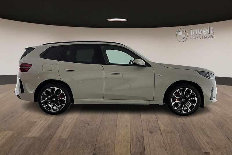 BMW X3 xDrive40d - fotka 2 z 25