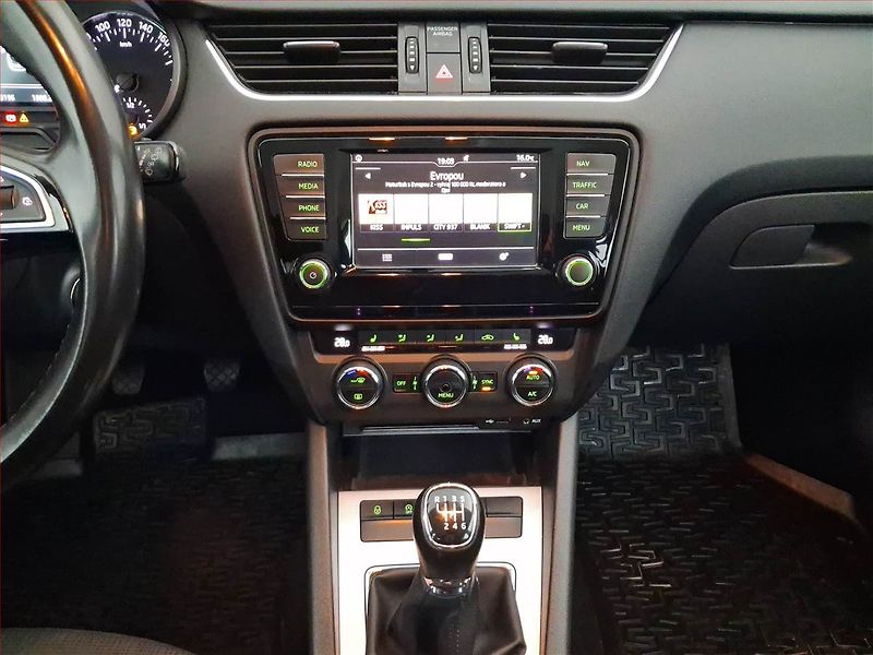 Škoda Octavia (2016) Style 2.0 TDI, Navi, Tempomat - fotka 12 z 19