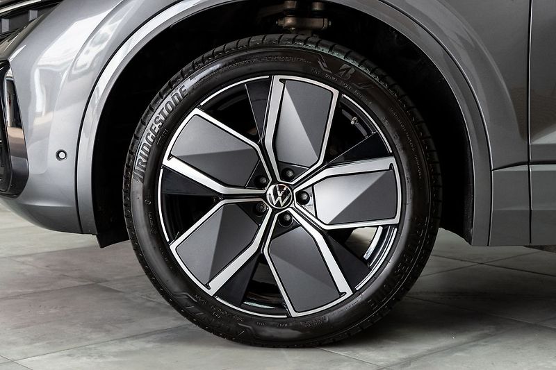 Volkswagen Touareg 3.0 TDI R-LINE*ZÁRUKA*TAŽNÉ*ČR - fotka 40 z 48