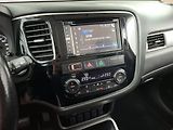Mitsubishi Outlander (2017) 2.2 DI-D, 4X4, Automat - náhled 12