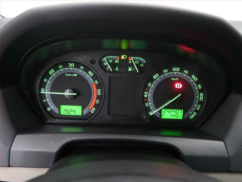 Škoda Fabia (2006) 1.4 TDI, nová STK, Klima - fotka 11 z 14