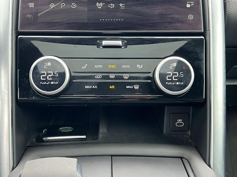 Land Rover Discovery (2022) D300*Dynamic*AWD*DPH - fotka 26 z 43