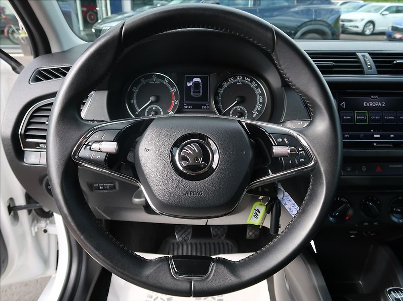 Škoda Fabia 1,0 TSi,70kW,1maČR,Serv.kn,DPH - fotka 15 z 25