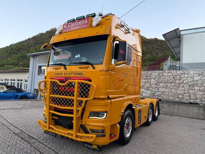 MAN TGX (2022) 26.640 6x2 tahač EURO 6 - fotka 2 z 22