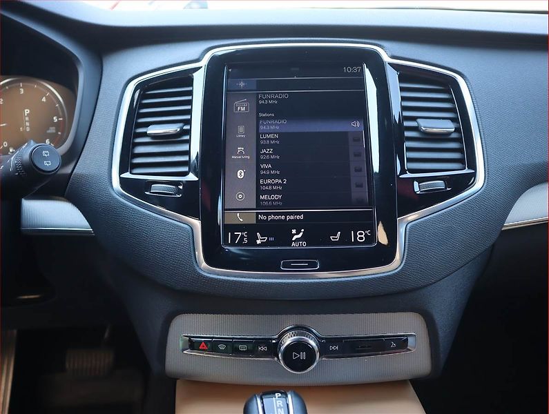 Volvo XC90 (2016) D5 AWD - fotka 12 z 28