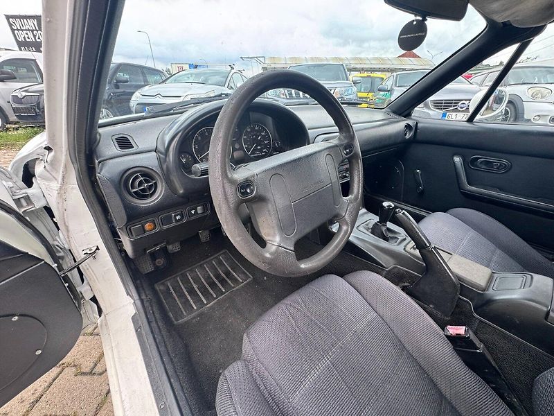 Mazda MX-5 (1990) NA 1,6i 85 KW MRKAČKA STK - fotka 31 z 47
