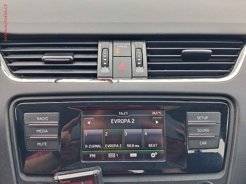 Škoda Octavia (2015) 2.0 TDi, ČR, AC, výhřev sed - fotka 13 z 19