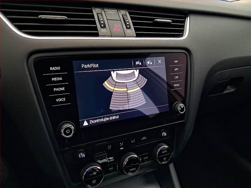 Škoda Octavia (2019) 1.6 TDI, Automat, Serv.kniha - fotka 18 z 20