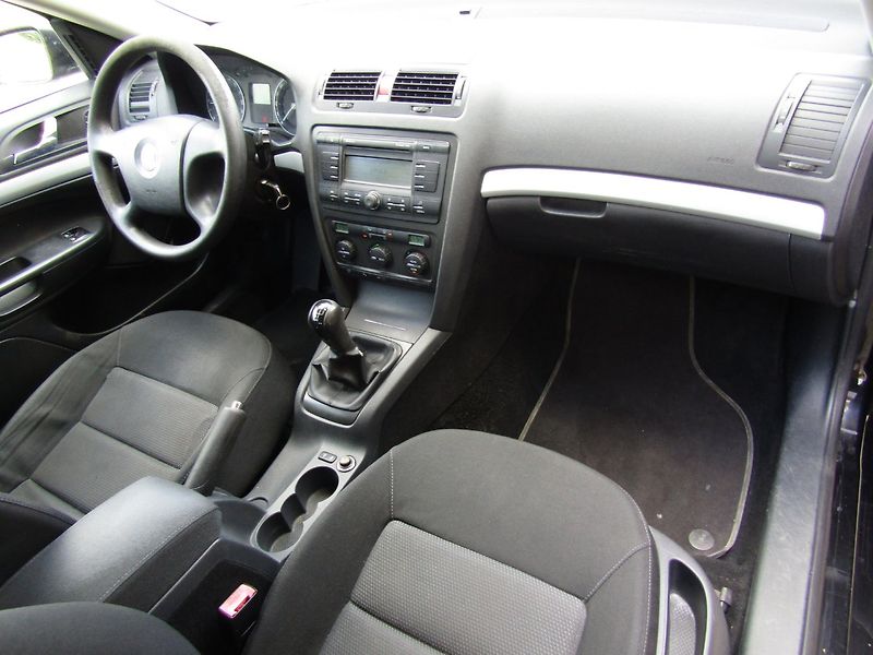 Škoda Octavia (2007) 1.9 TDI 77kW MOTOR BXE BEZ DPF - fotka 14 z 34