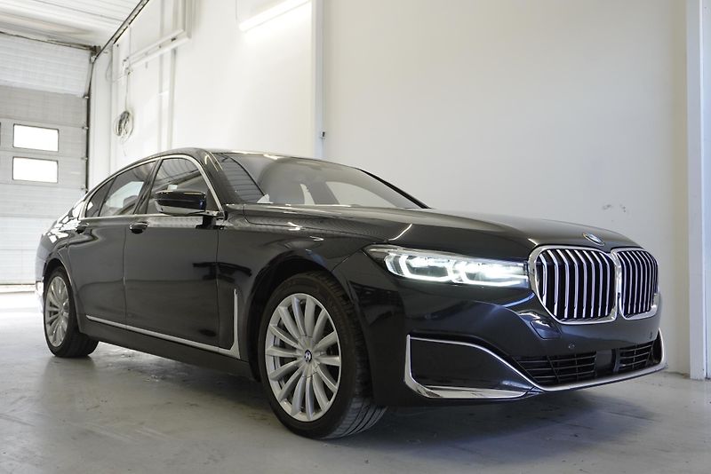BMW Řada 7 (2020) 750I 4,4 XDRIVE STEPTRONIC - fotka 5 z 50