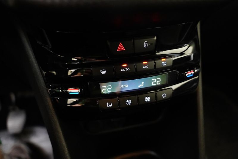 Peugeot 2008 - fotka 28 z 32