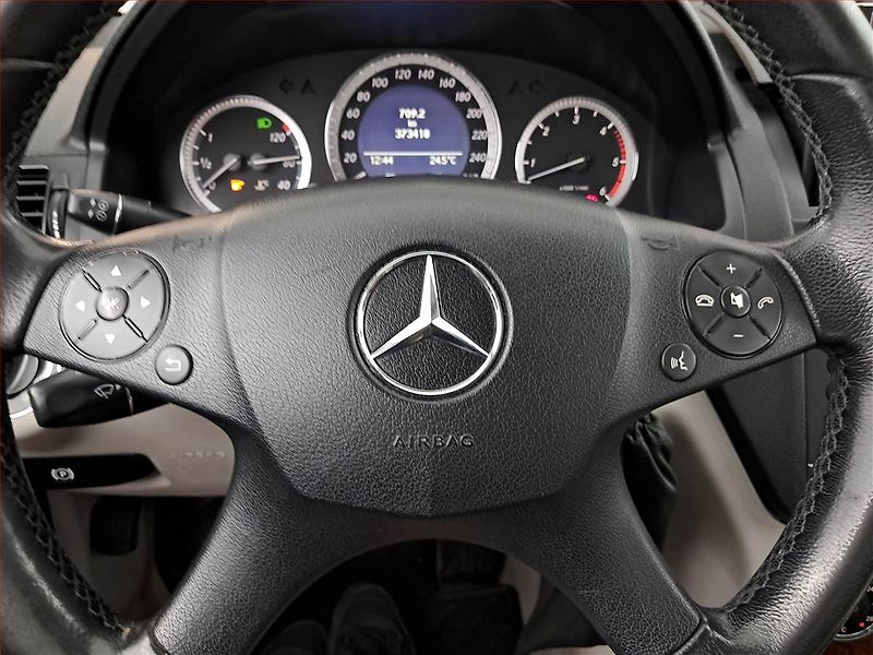 Mercedes-Benz Třídy C (2008) C 320 CDI 4MATIC, 4X4 - fotka 18 z 19
