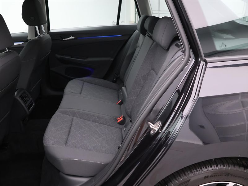 Volkswagen Golf 1.0 TSI 81kW CZ Life LED - fotka 15 z 28