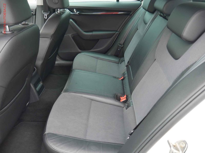 Škoda Octavia (2019) 1.5 TSi, ČR, Style, DSG - fotka 10 z 21