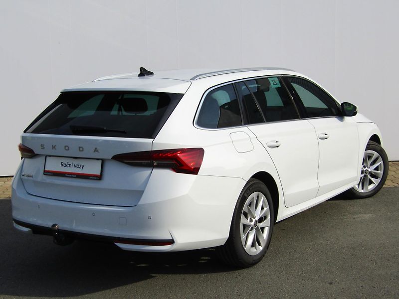 Škoda Octavia IV FL Combi Top Selection 2.0 - fotka 2 z 30