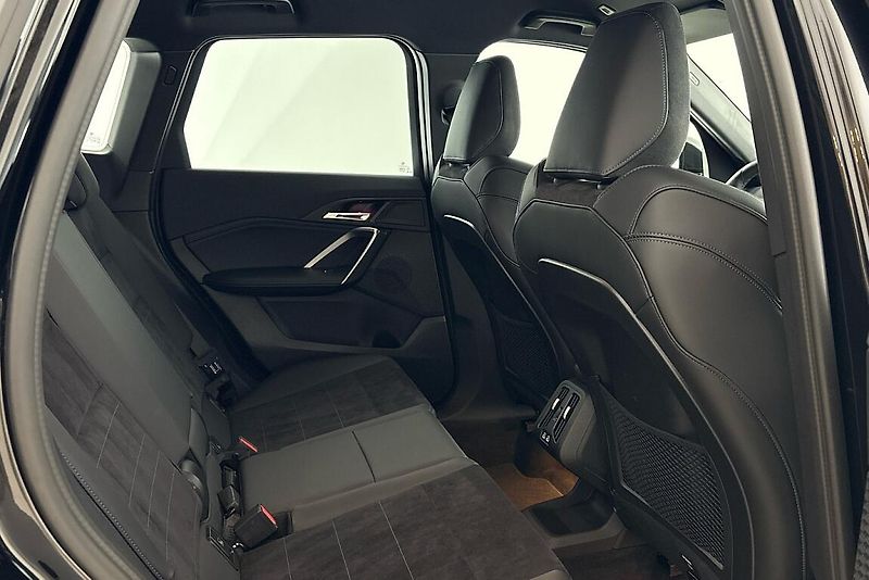 BMW X1 sDrive18i - fotka 11 z 17