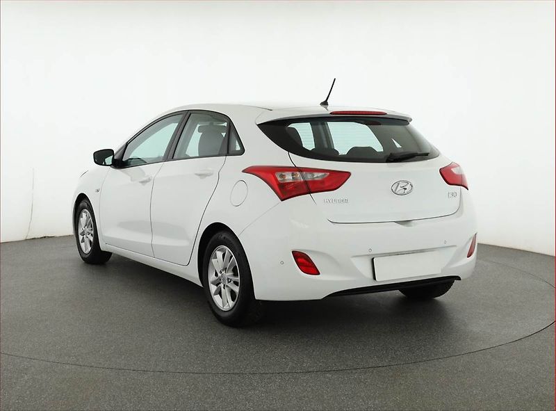 Hyundai i30 (2016) 1.6 MPI, Serv.kniha, Tempomat - fotka 4 z 19