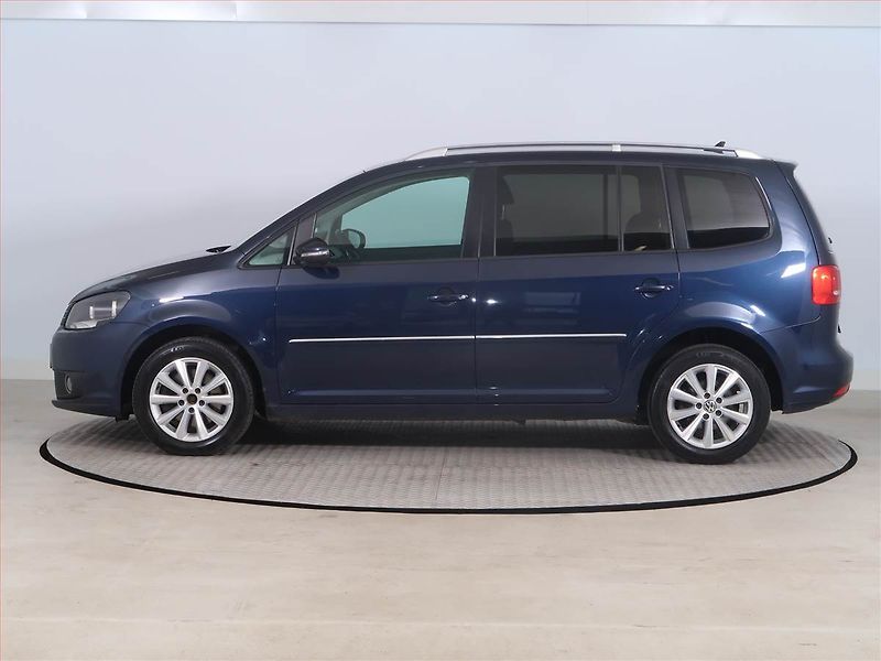 Volkswagen Touran (2011) 2.0 TDI, 7 míst, Navi - fotka 3 z 21