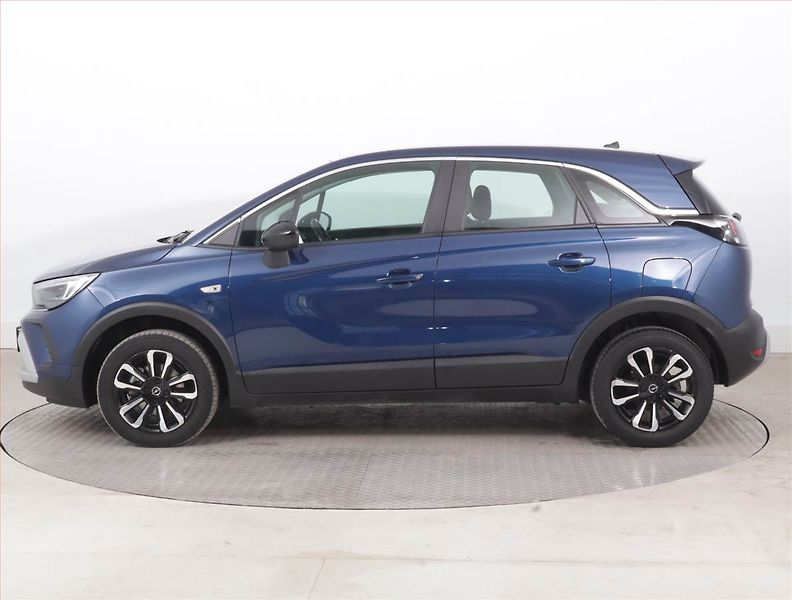 Opel Crossland X (2022) Elegance 1.2 Turbo, Serv.kniha - fotka 3 z 15