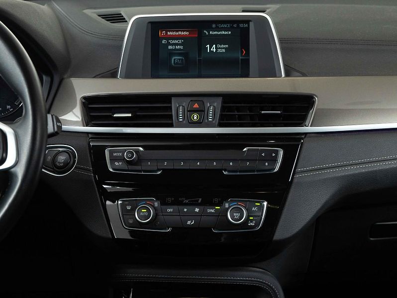 BMW X1 sDrive18i - fotka 14 z 22