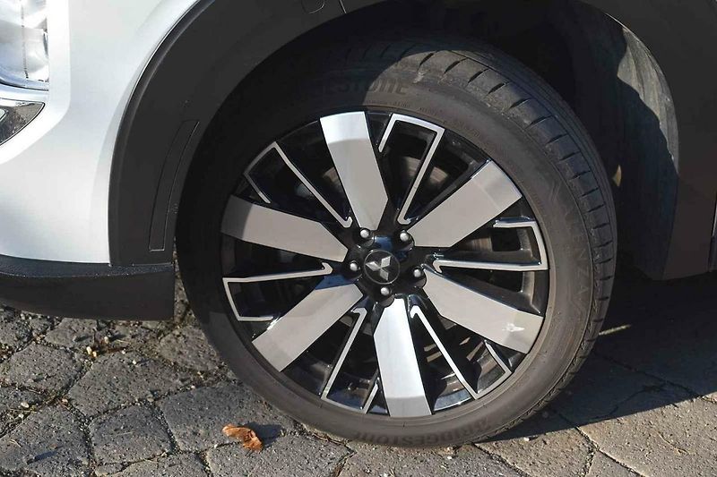 Mitsubishi Outlander je vskutku univerzální rodinný vůz.