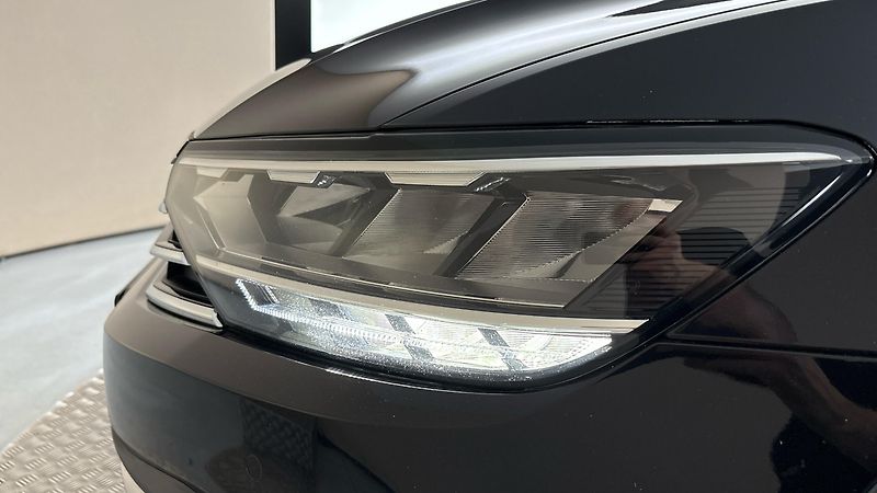 Volkswagen Passat 2.0 TDI DSG 4MOTION Alltrack - fotka 18 z 31