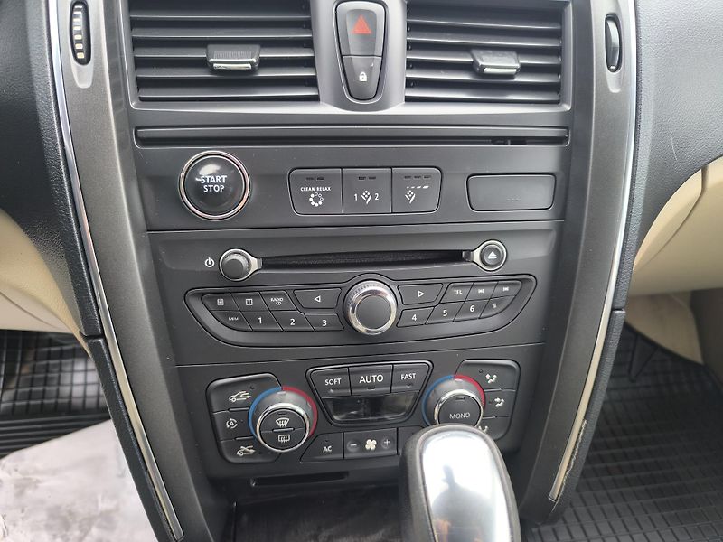 Renault Latitude (2011) 2.0 dCi 1MAJITEL,NOVÉ ČR - fotka 21 z 32