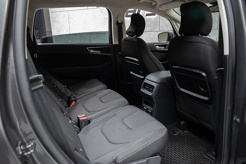 Ford S-MAX 2.5 HYBRID*TAŽNÉ*DPH*ČR 1.MAJ* - fotka 13 z 41