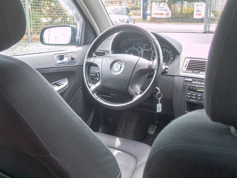 Škoda Fabia (2006) 1.4i 16V 74KW – PO ROZVODECH - fotka 15 z 41