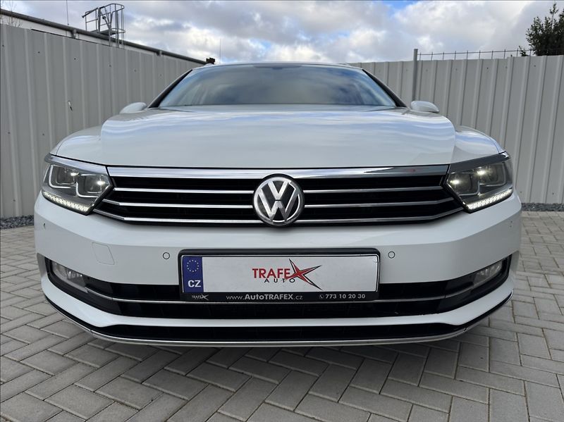 Volkswagen Passat 2,0 TDI HIGHLINE DPH 1.maj ČR - fotka 2 z 50