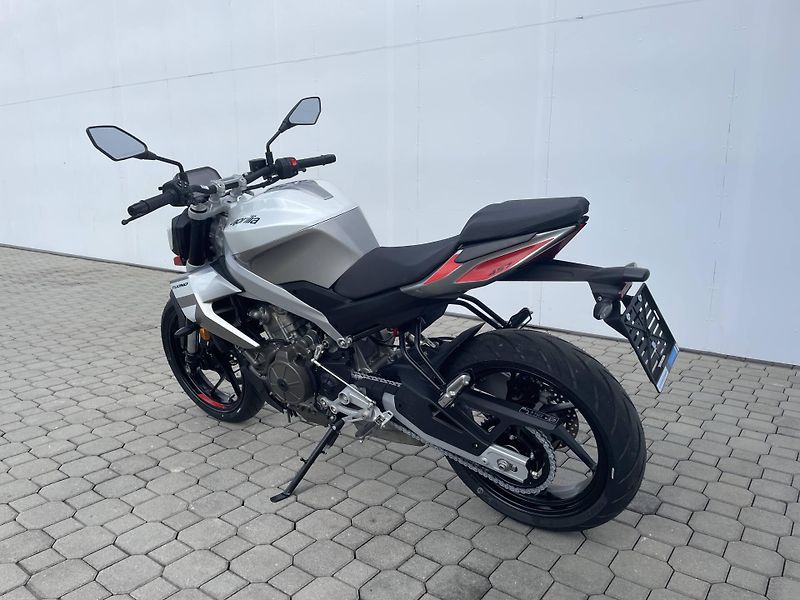 Aprilia Tuono 457 EU5+ - fotka 7 z 11