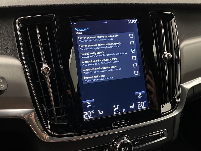 Volvo V90 CC D5 AWD MOMENTUM AUT CZ - fotka 40 z 44
