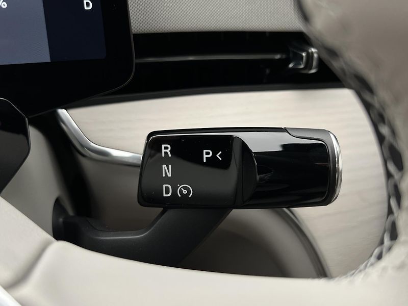 Volvo EX90 (2026) PURE ELECTRIC TWIN ULTRA  - fotka 24 z 50