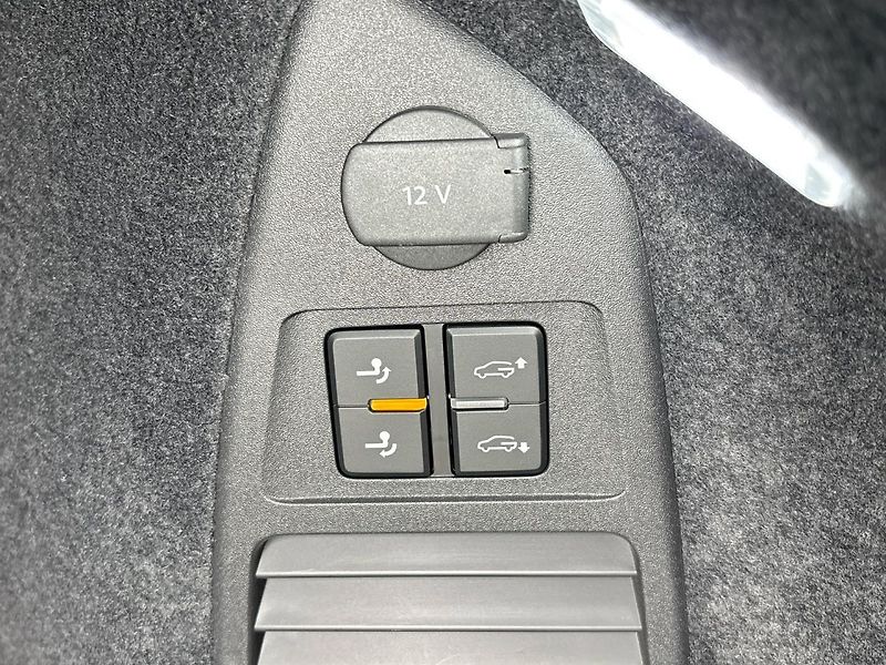 Volkswagen Touareg R-Line - fotka 31 z 31
