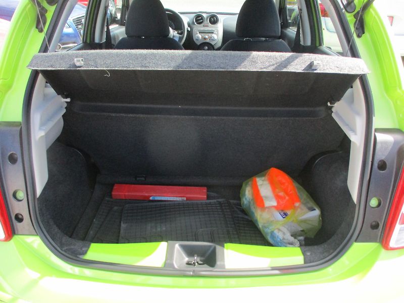 Nissan Micra (2012) 1,2 - fotka 9 z 11