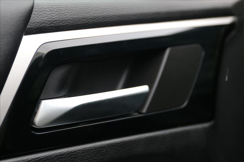 Mitsubishi Outlander 2,4 7míst, intense - fotka 25 z 70
