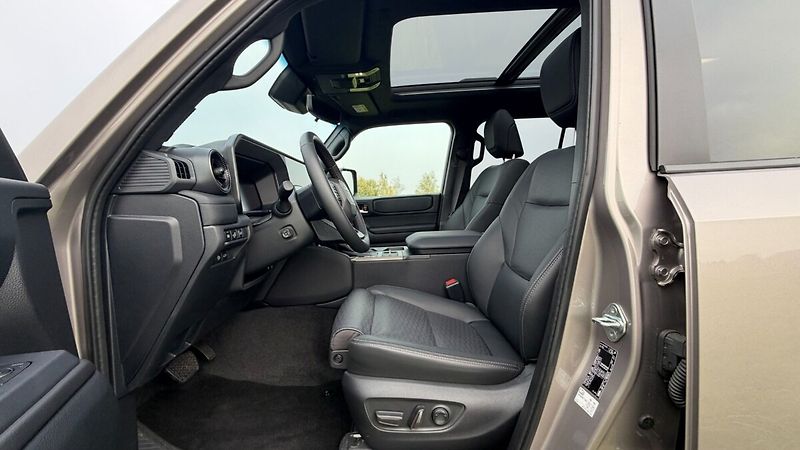 Toyota Land Cruiser 2.8L MHEV 8AT 4X4 Executive Sk - fotka 17 z 30