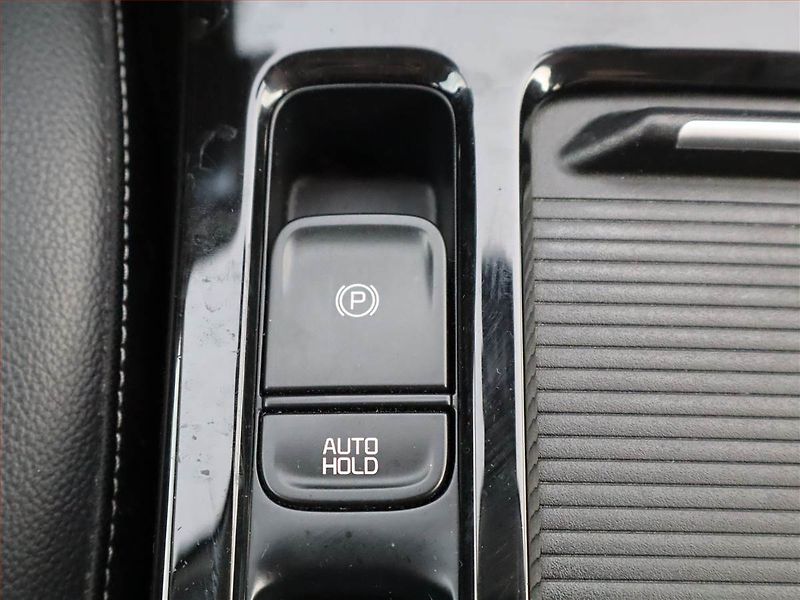 Kia XCeed (2020) 1.4 T-GDI, Automat, Serv.kniha - fotka 19 z 25