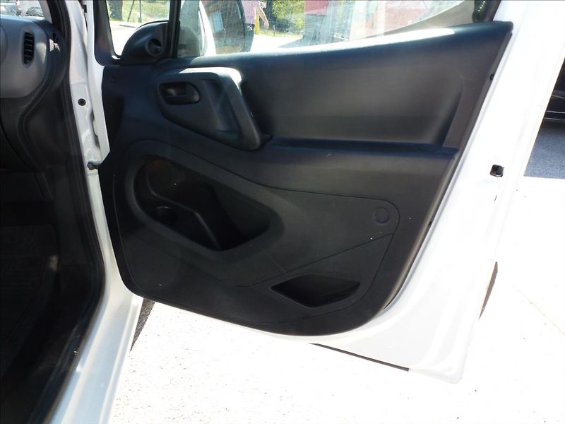 Citroën Berlingo 1,6 HDi 75 L1 X Střešní zahrád - fotka 20 z 40