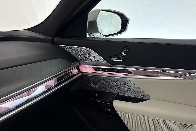 BMW i7 xDrive60 - fotka 20 z 29