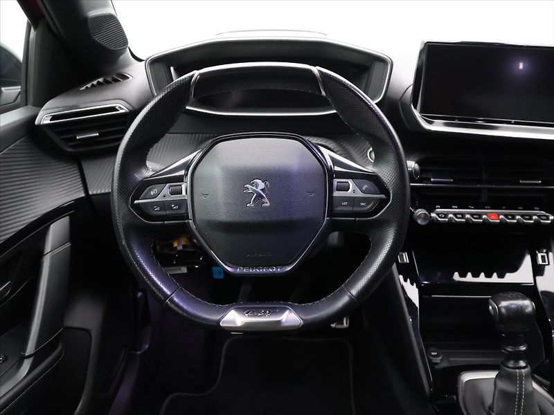 Peugeot 208 1,2 PureTech 74kW GT DPH - fotka 14 z 27