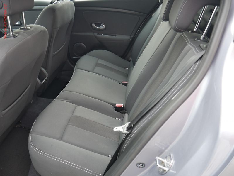 Renault Mégane (2009) 1.5 dCi, ČR, AC, tempo - fotka 10 z 21