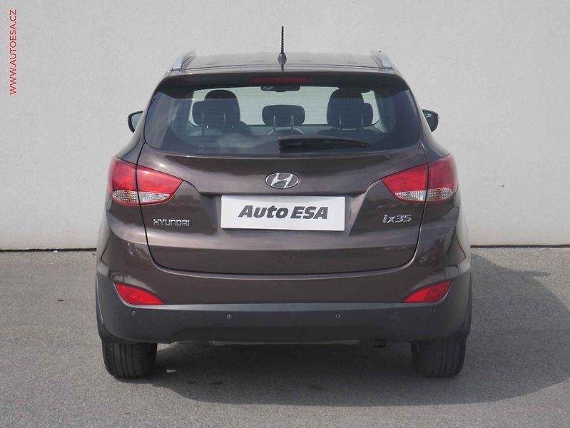 Hyundai ix35 (2013) 1.6 GDI, ČR, AC, výhřev sed. - fotka 5 z 15