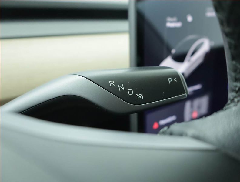 Tesla Model 3 (2019) Long Range 4WD 78kWh, SoH 85% - fotka 13 z 22